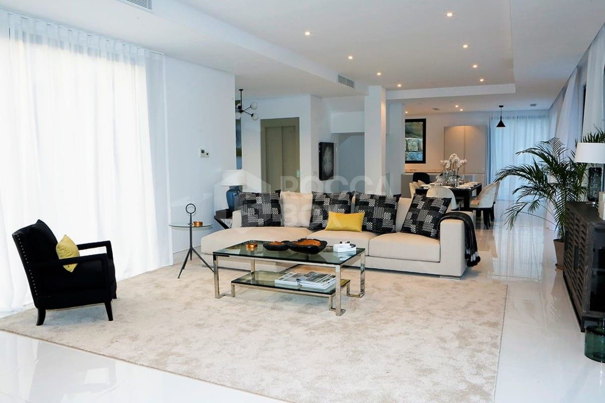 Modern Villa in Benahavis for sale