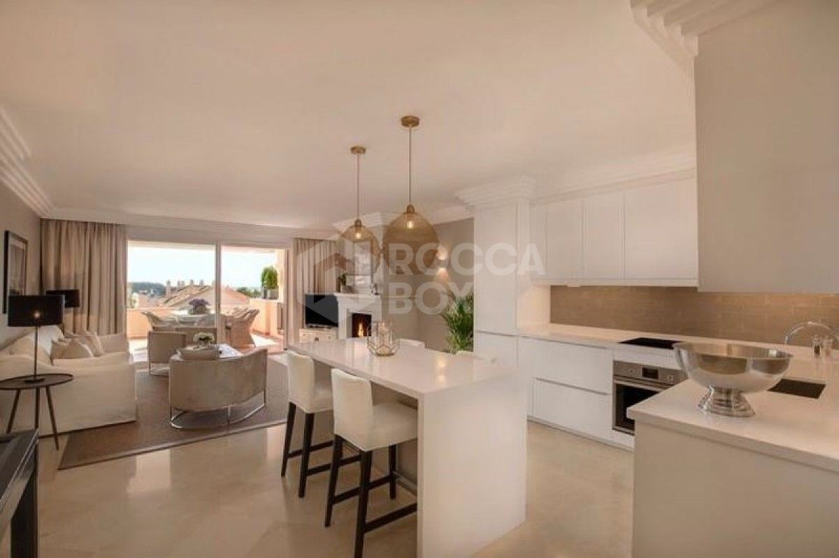 Modern 3 bed apartment for sale in Albatross Hill in Nueva Andalucia