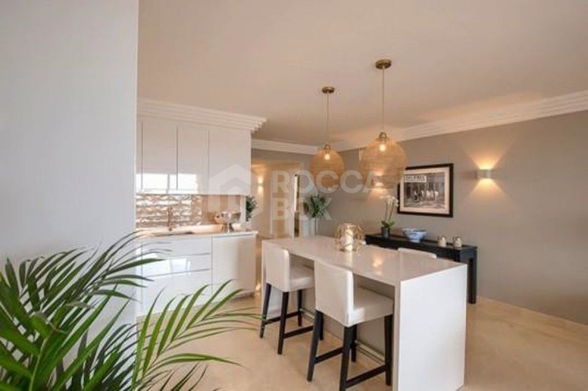 Modern 3 bed apartment for sale in Albatross Hill in Nueva Andalucia