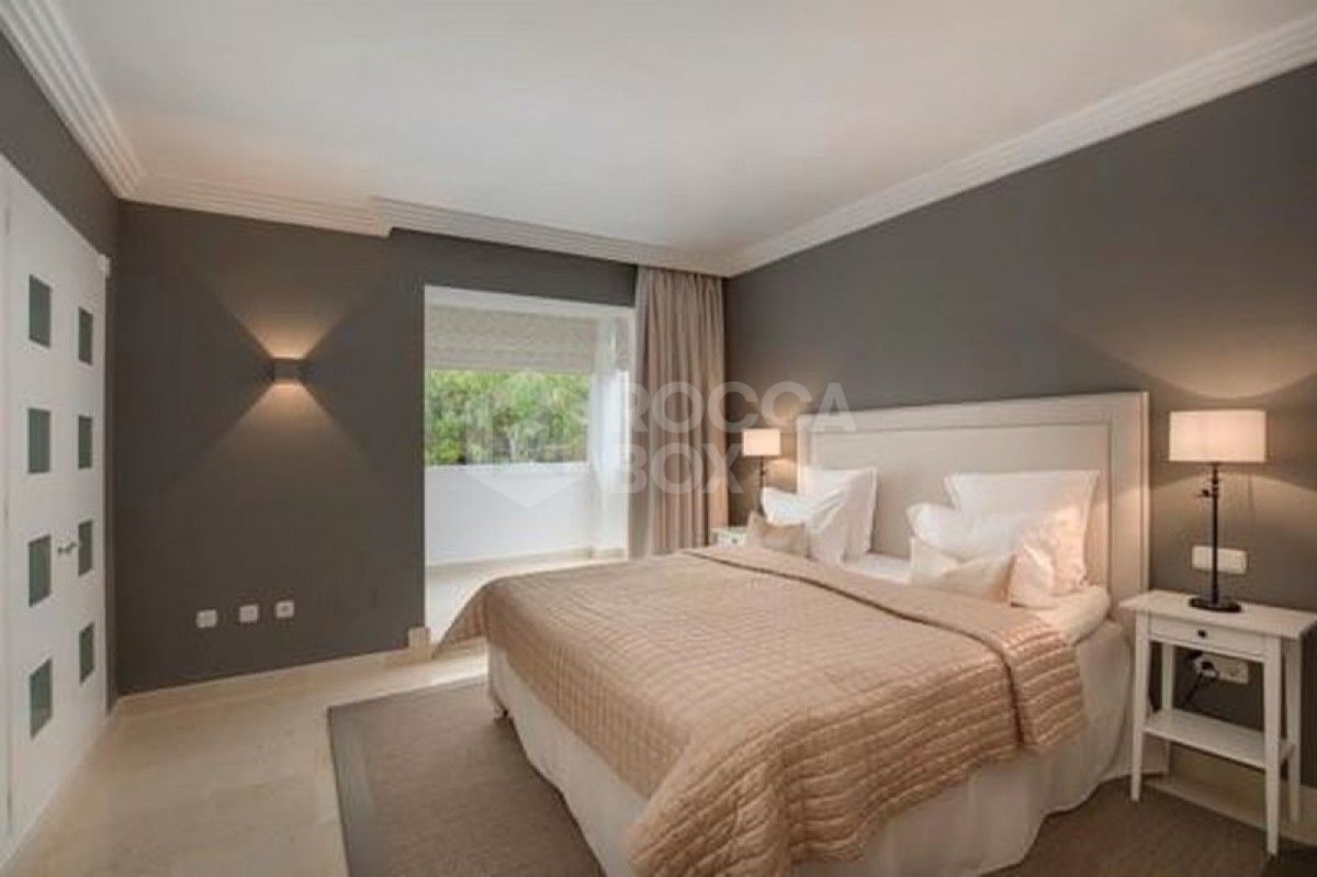 Modern 3 bed apartment for sale in Albatross Hill in Nueva Andalucia