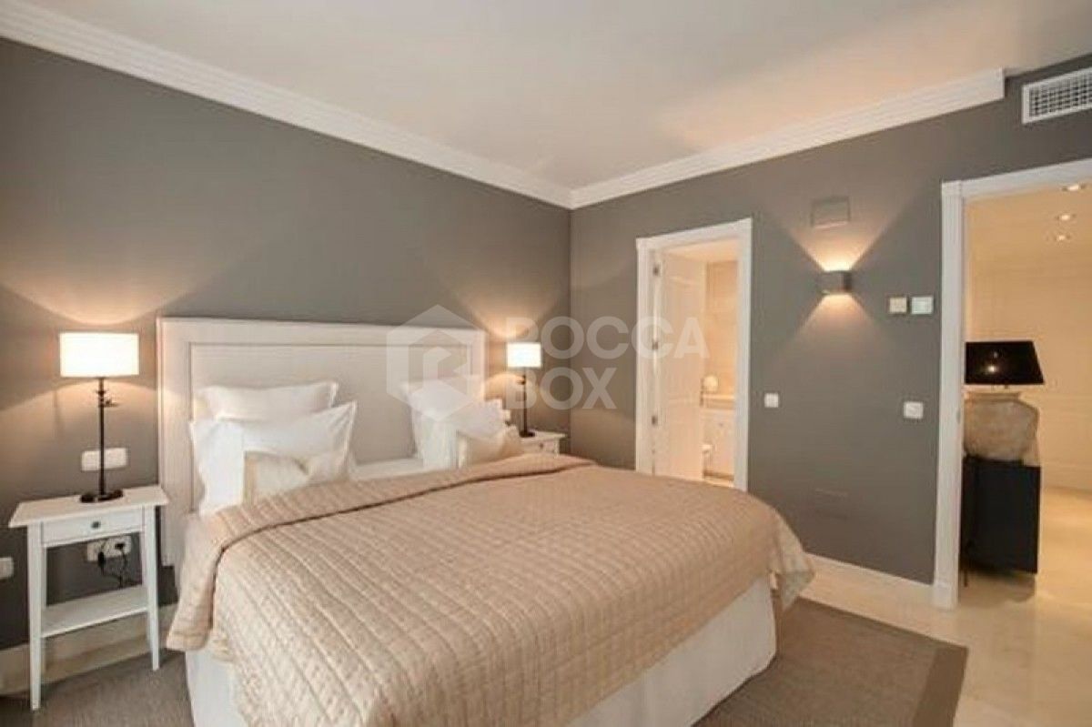 Modern 3 bed apartment for sale in Albatross Hill in Nueva Andalucia