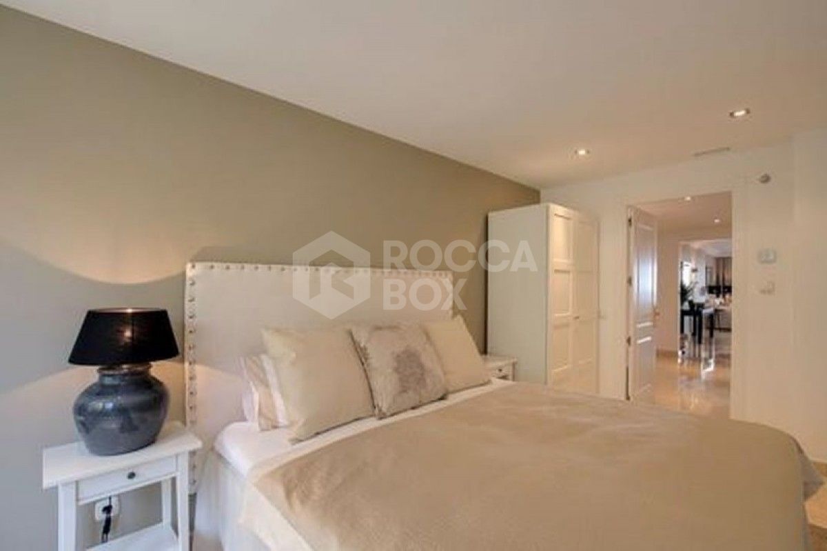 Modern 3 bed apartment for sale in Albatross Hill in Nueva Andalucia