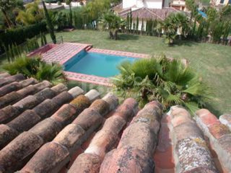 LUXURIOUS 4 bed villa in GATED COMPLEX in Estepona