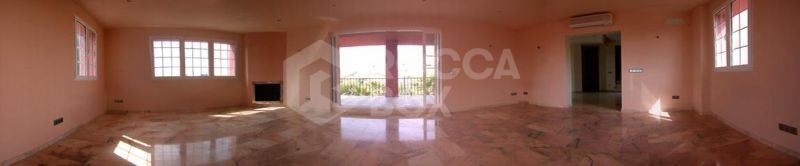 LUXURIOUS 4 bed villa in GATED COMPLEX in Estepona