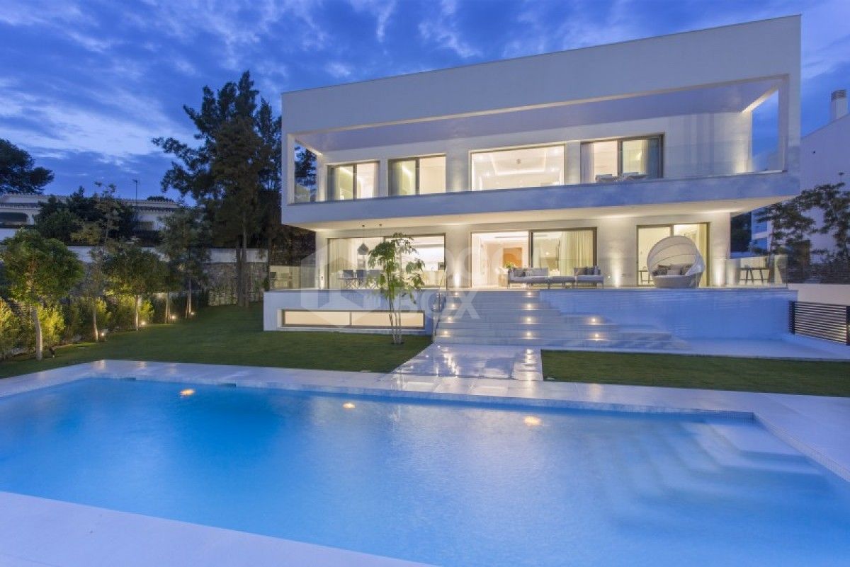 Beautiful 4 and 6 bed villas for sale in Guadalmina Baja in Marbella