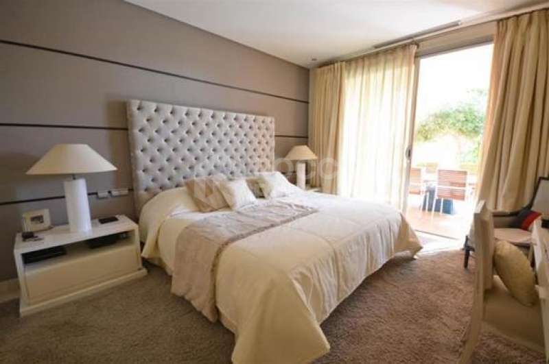 A 3 BEDROOM South Facing GROUND FLOOR APARTMENT IN MANSION CLUB, GOLDEN MILE, MARBELLA