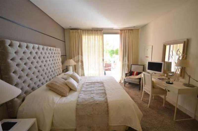 A 3 BEDROOM South Facing GROUND FLOOR APARTMENT IN MANSION CLUB, GOLDEN MILE, MARBELLA