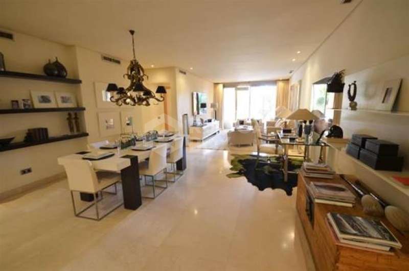 A 3 BEDROOM South Facing GROUND FLOOR APARTMENT IN MANSION CLUB, GOLDEN MILE, MARBELLA