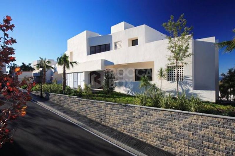 3 bedroom apartment in new development in Los Monteros, Marbella