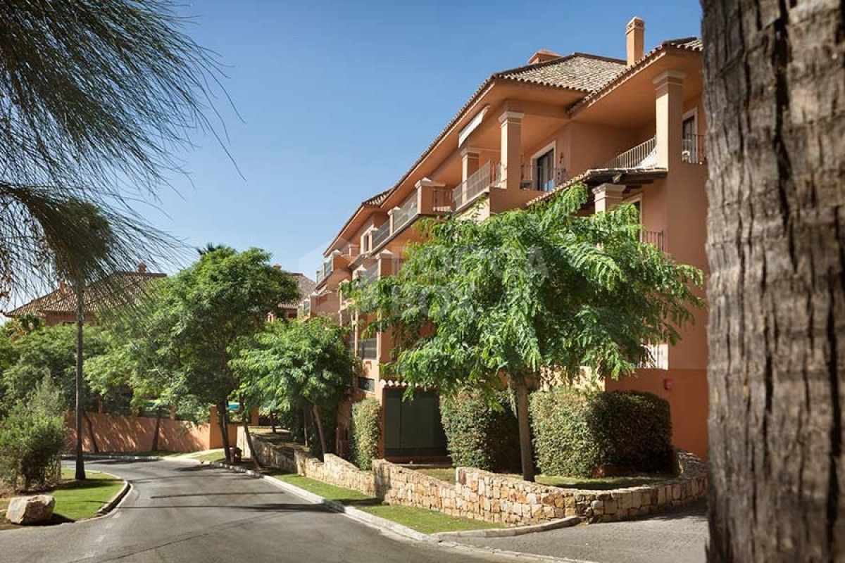 New 2 and 3 bed apartment for sale in Benahavis in Marbella