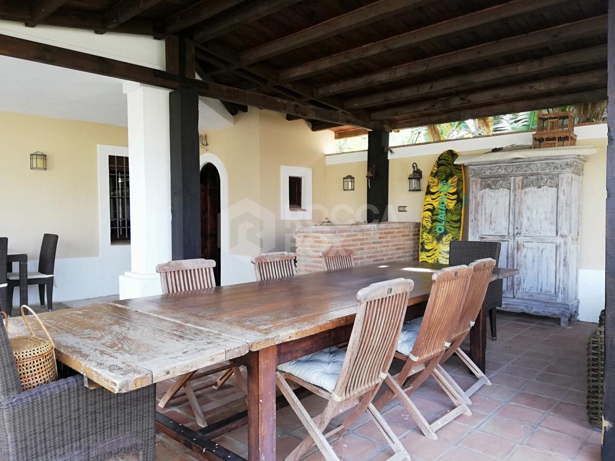 Luxury 5 bedroom Villa in Benalmadena for sale.