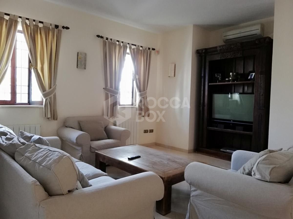 Luxury 5 bedroom Villa in Benalmadena for sale.