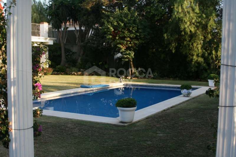 BEAUTIFUL 5 BED VILLA IN ESTEPONA