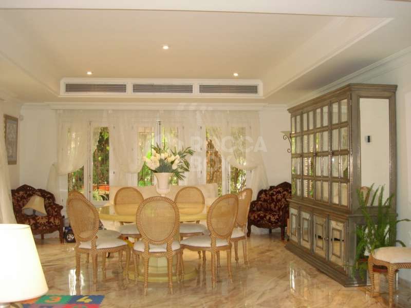BEAUTIFUL 5 BED VILLA IN ESTEPONA