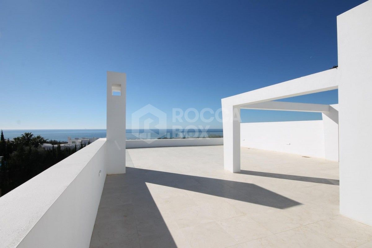 ELEGANT AND LUXURY PENTHOUSE duplex apartment in Sierra Blanca, Marbella