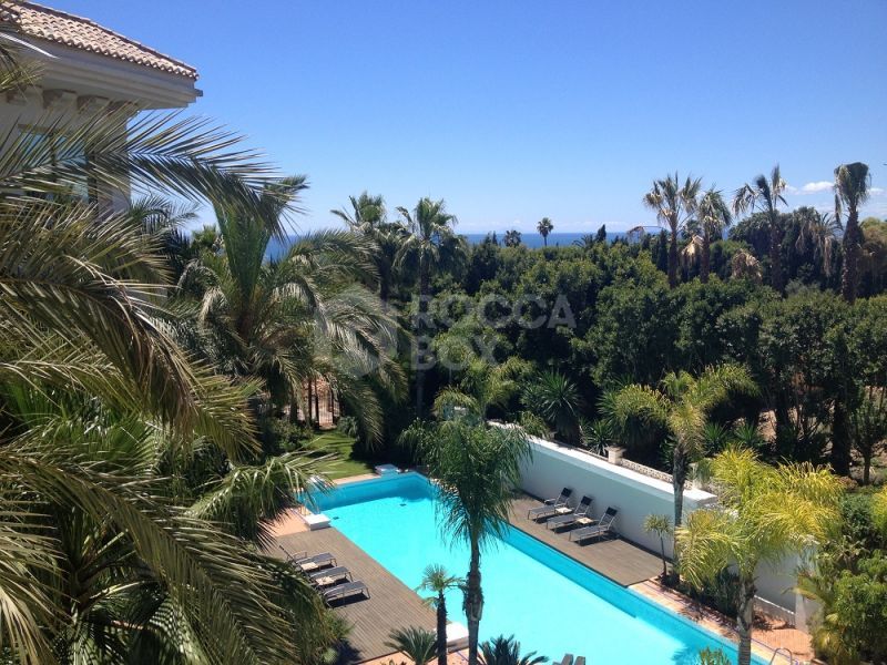 Luxury 3 bedroom apartment in Nagueles area for sale