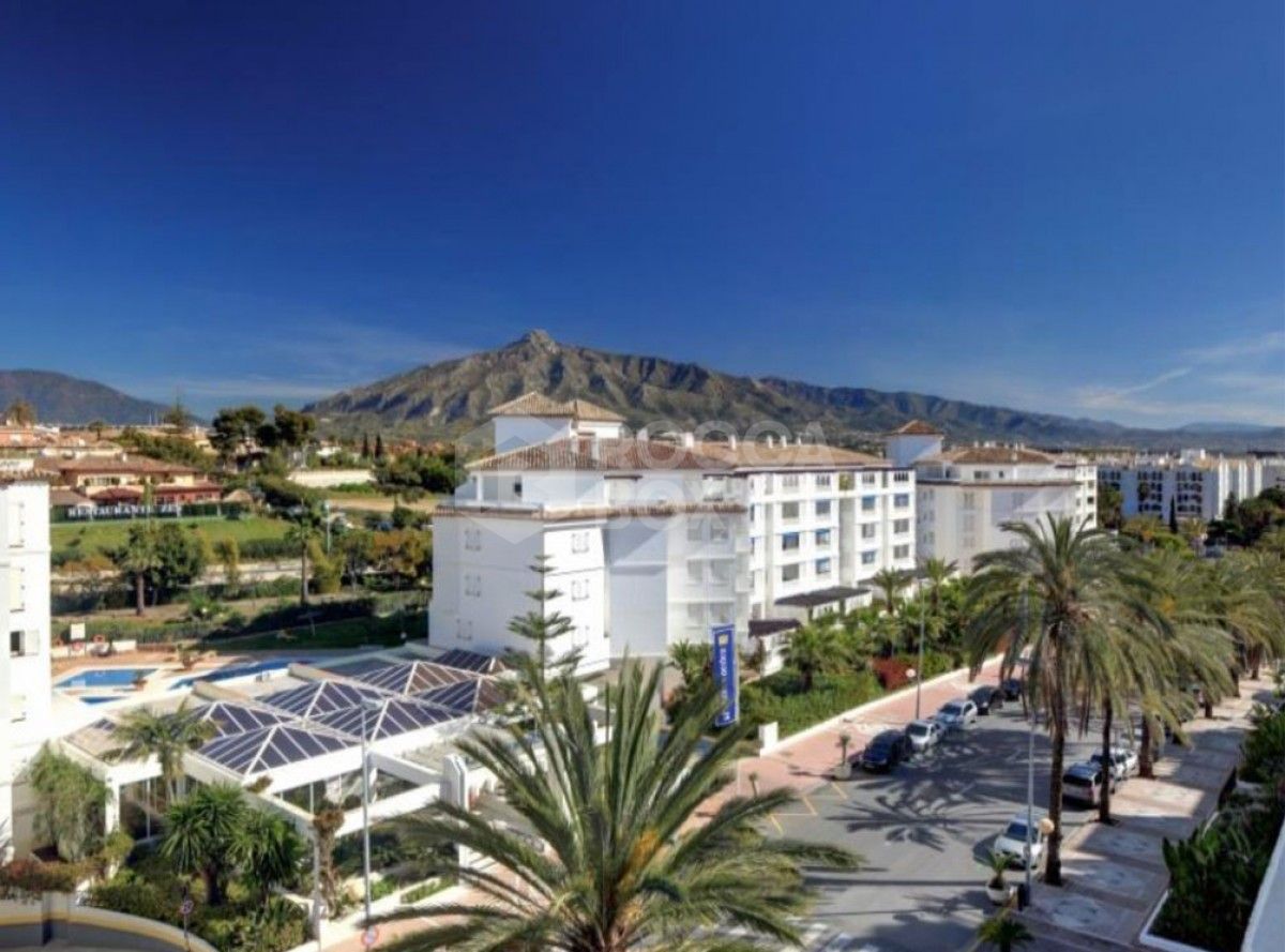 Luxury 2bedroom Apartment in Playas del Duque for sale