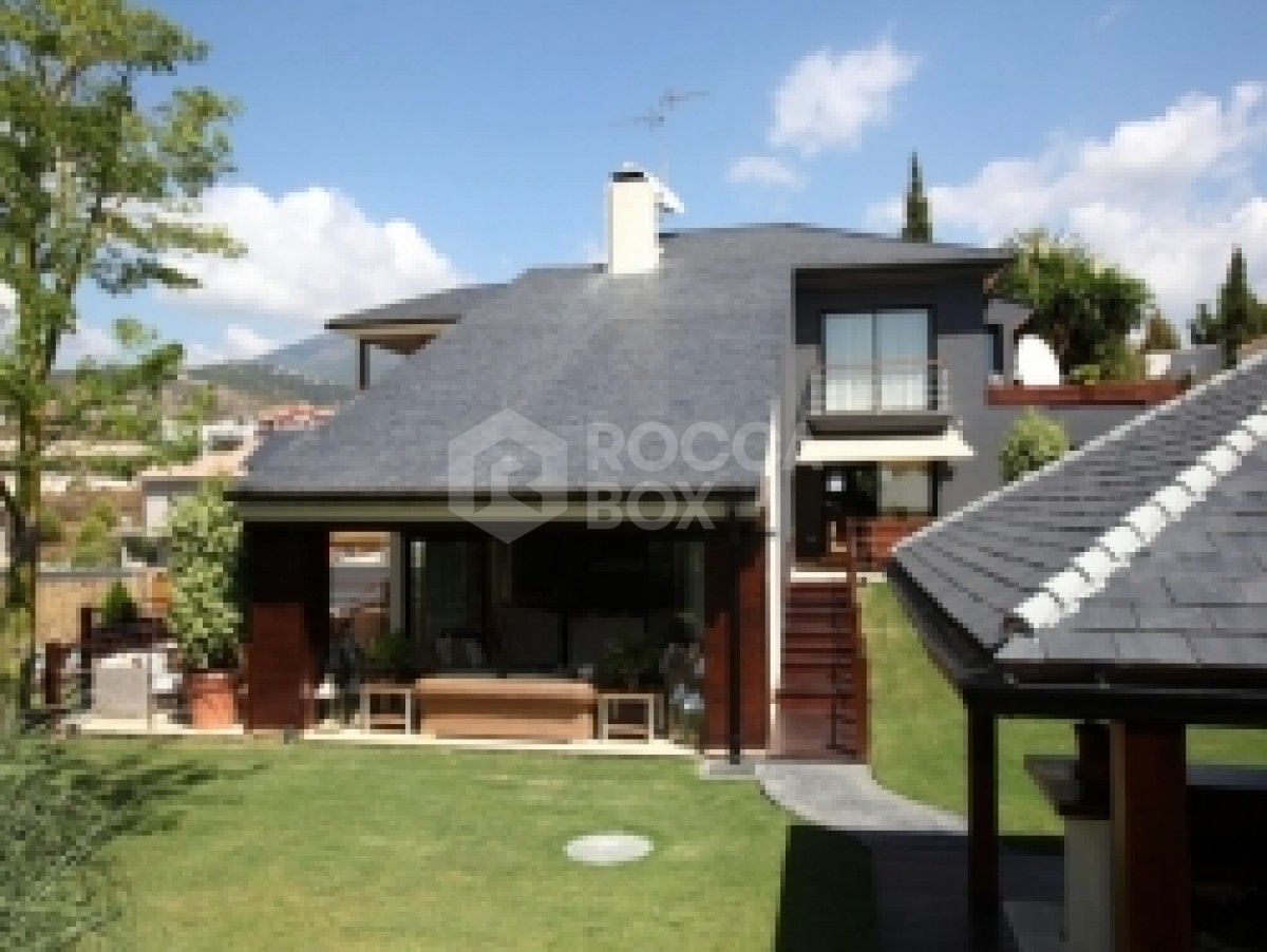 Luxury villa in Nueva Andalucia with unique style and high quality