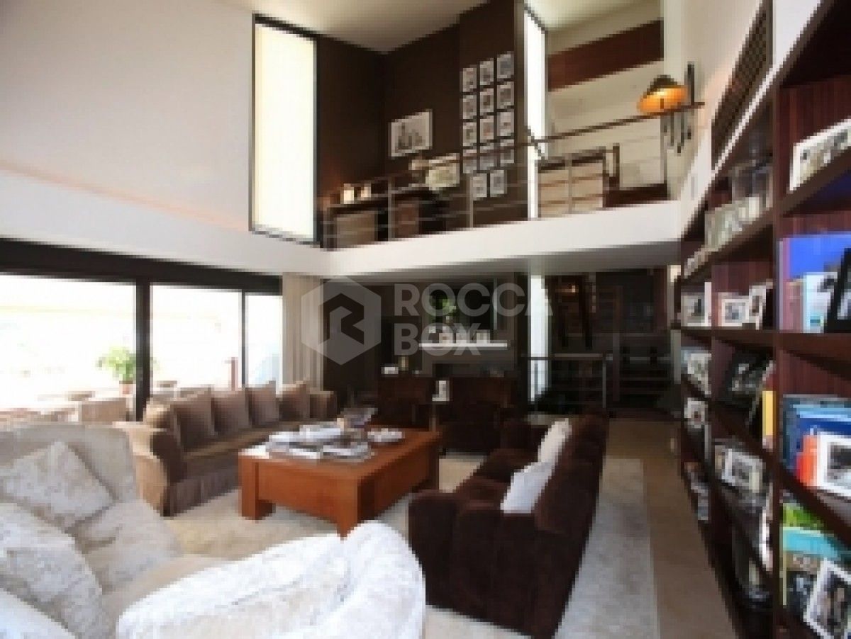 Luxury villa in Nueva Andalucia with unique style and high quality