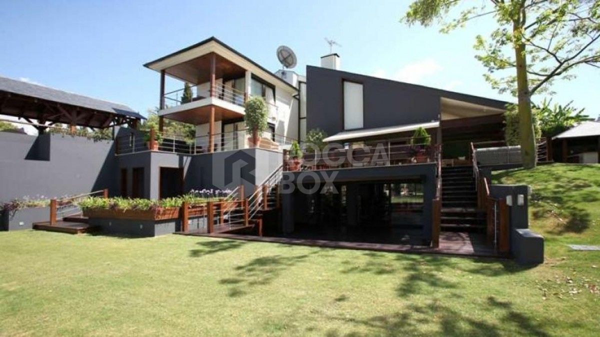 Luxury villa in Nueva Andalucia with unique style and high quality
