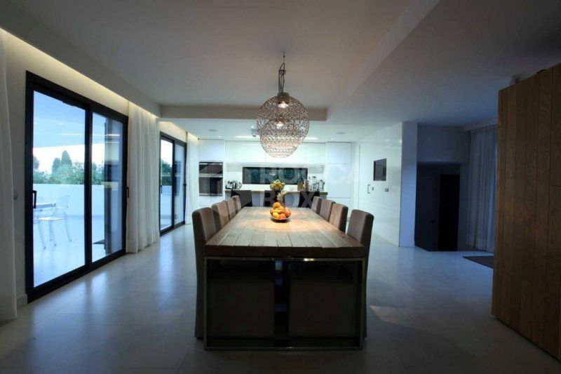 A ultra modern villa all on one level in guadalmina marbella