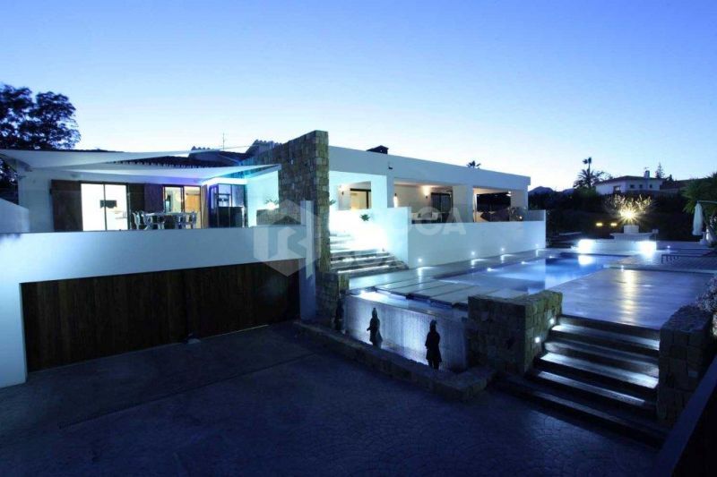 A ultra modern villa all on one level in guadalmina marbella