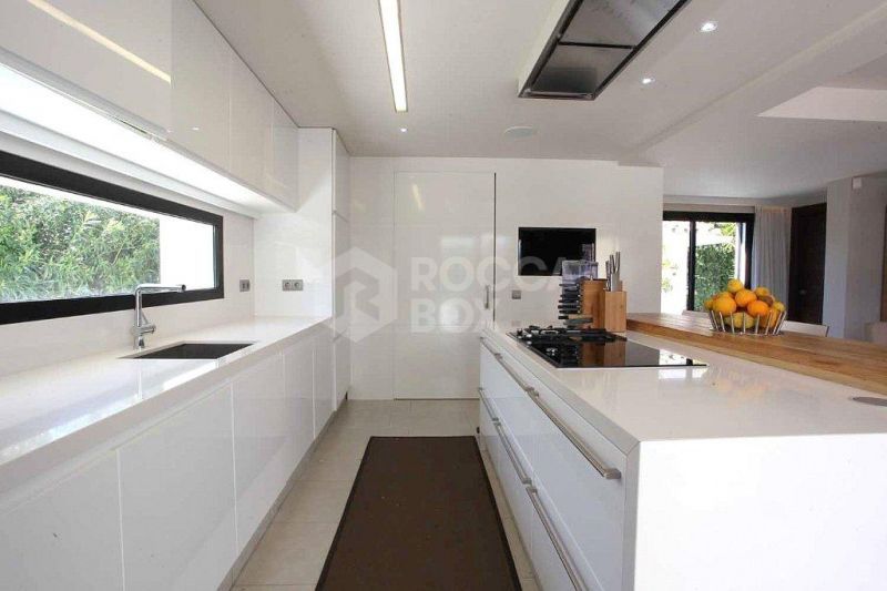 A ultra modern villa all on one level in guadalmina marbella