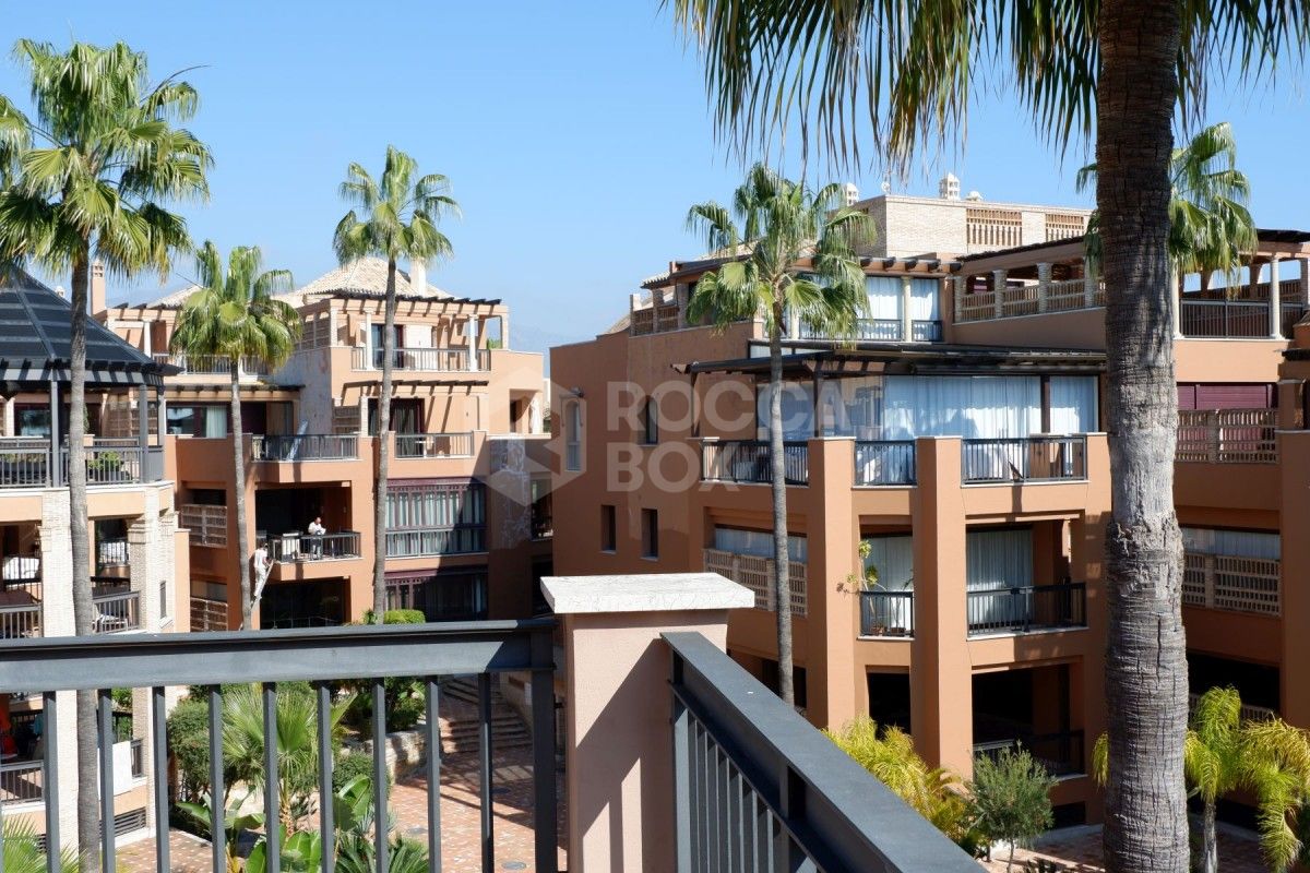 Penthouse with beautiful sea views in Casablanca Beach for sale