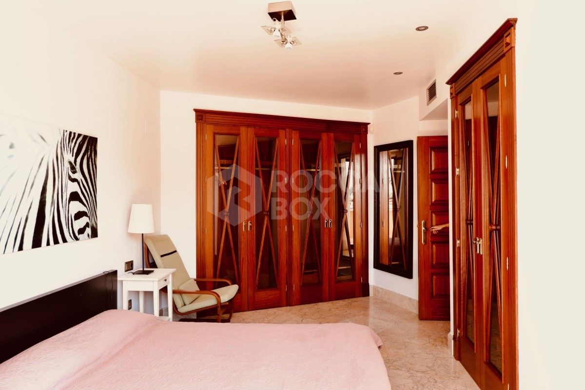 Penthouse with beautiful sea views in Casablanca Beach for sale