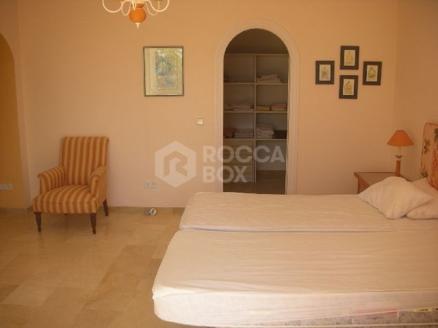 El Paraiso, Lovely 5 bedroom villa For Sale