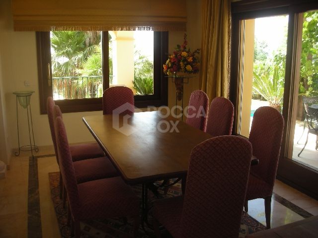 El Paraiso, Lovely 5 bedroom villa For Sale