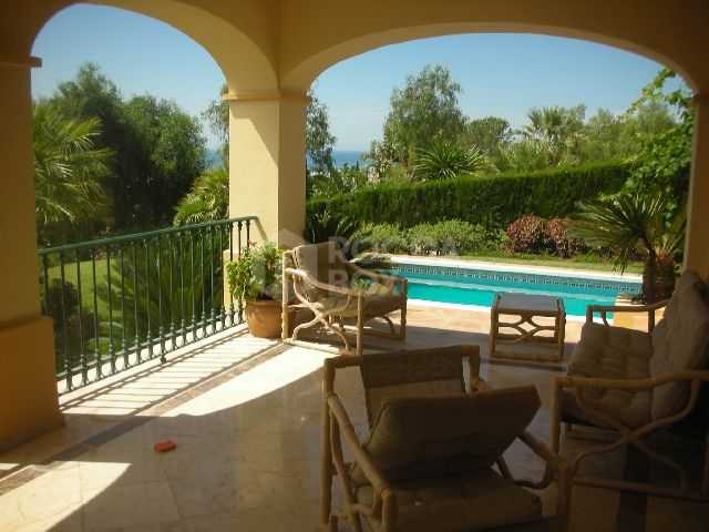 El Paraiso, Lovely 5 bedroom villa For Sale