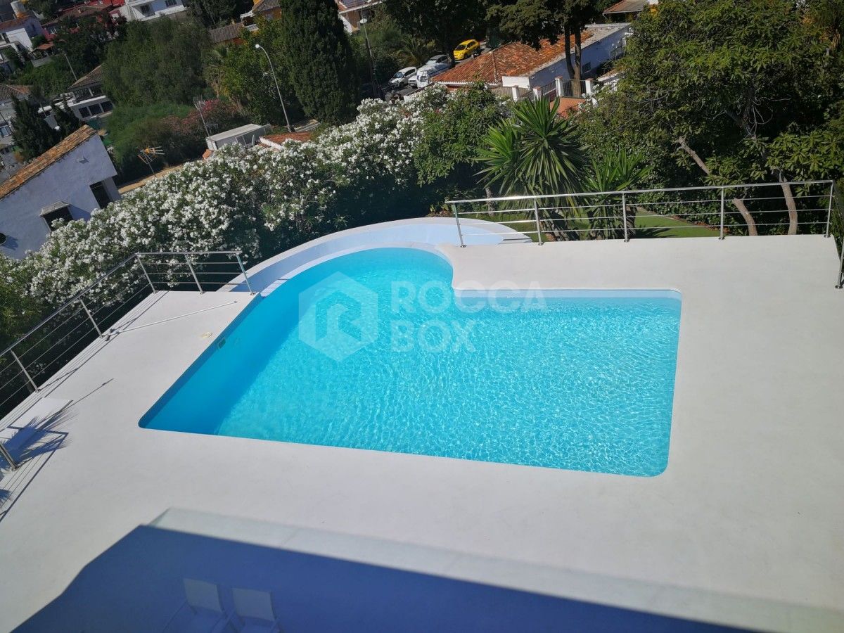 Contemporary Villa for sale in Nueva Andalucia in Marbella