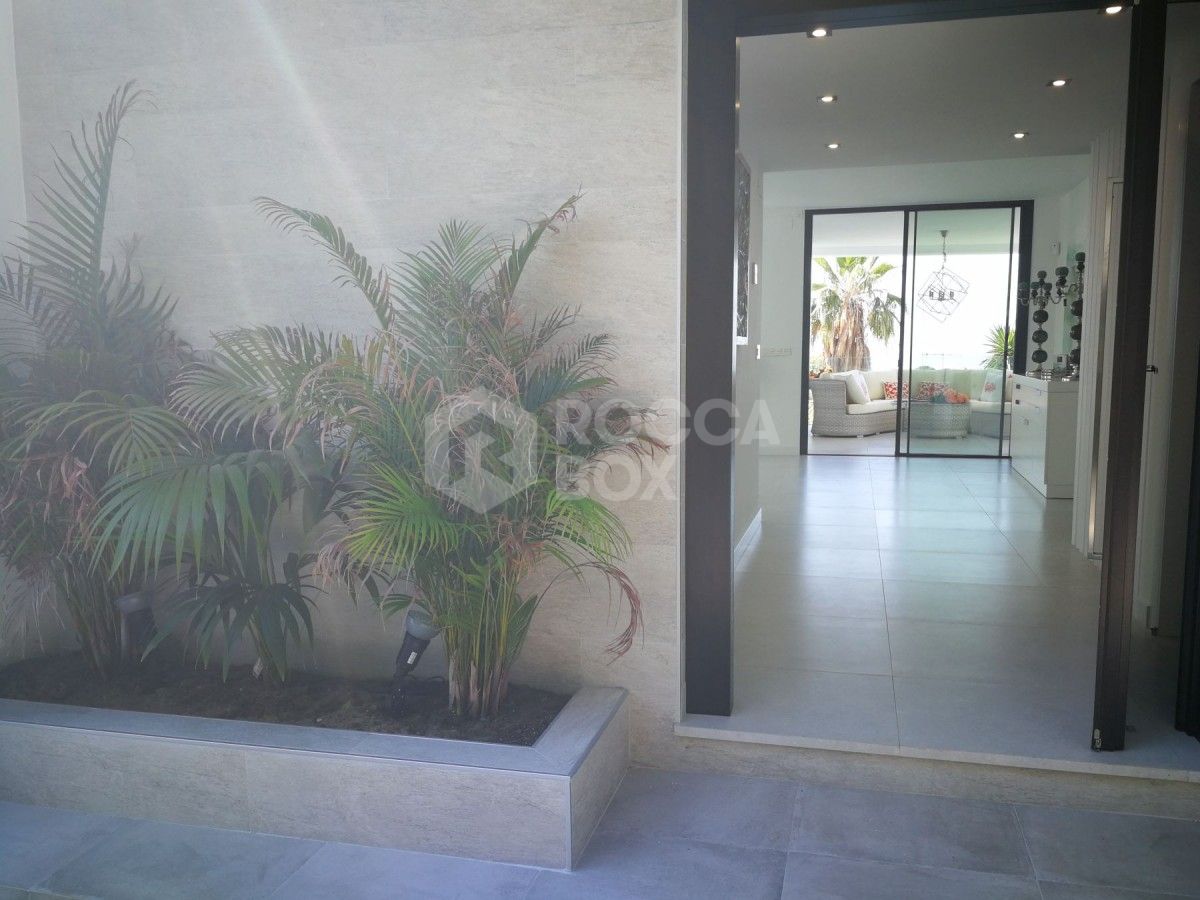 Contemporary Villa for sale in Nueva Andalucia in Marbella