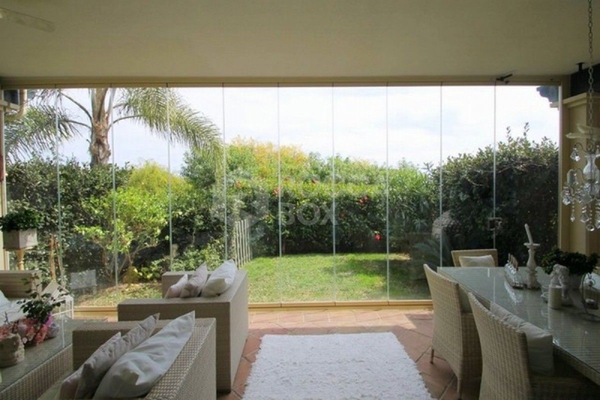 Beautiful 3 bedrooms townhouse for sale in Paraiso Hills