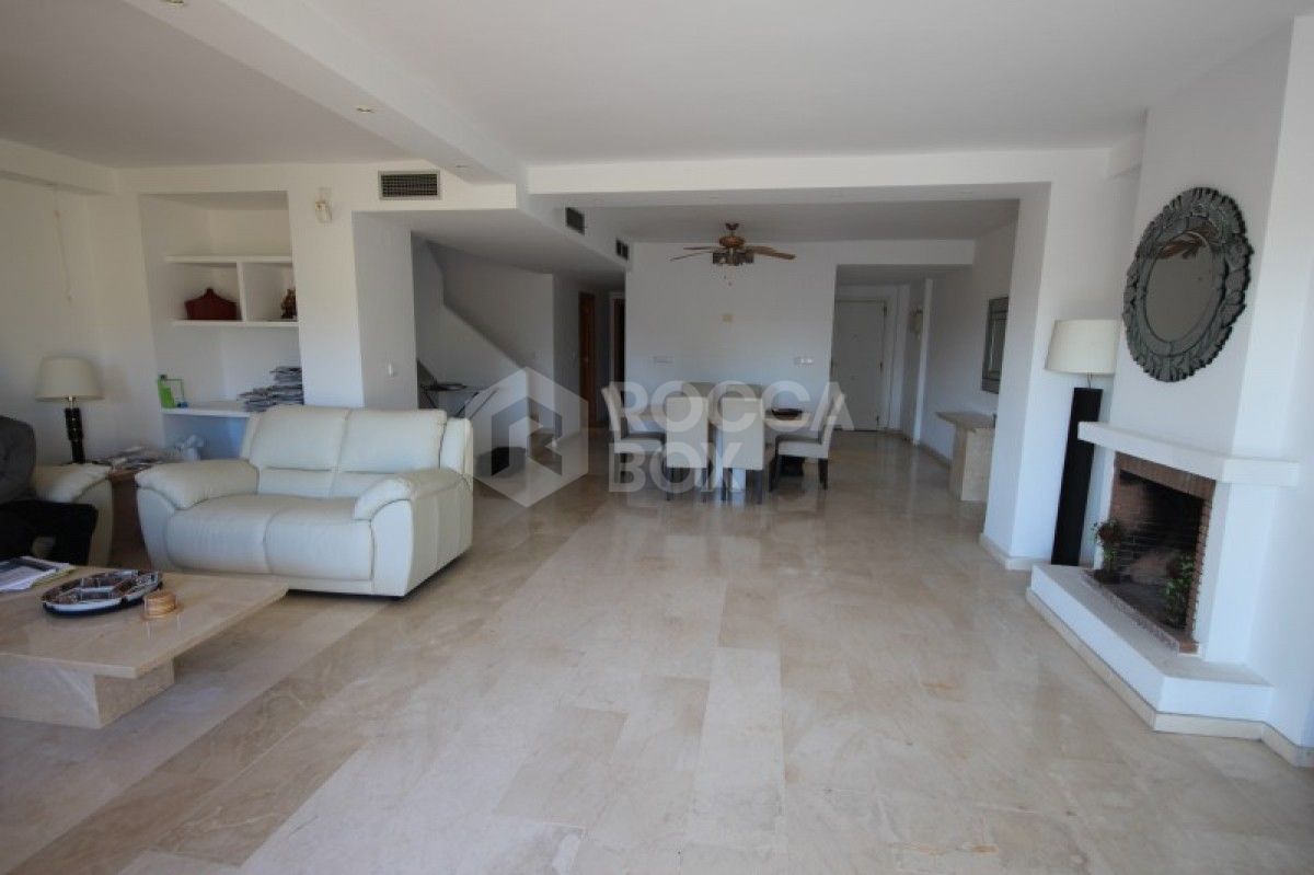 Penthouse apartment 3 bedroom with glorious views for sale in guadalmina