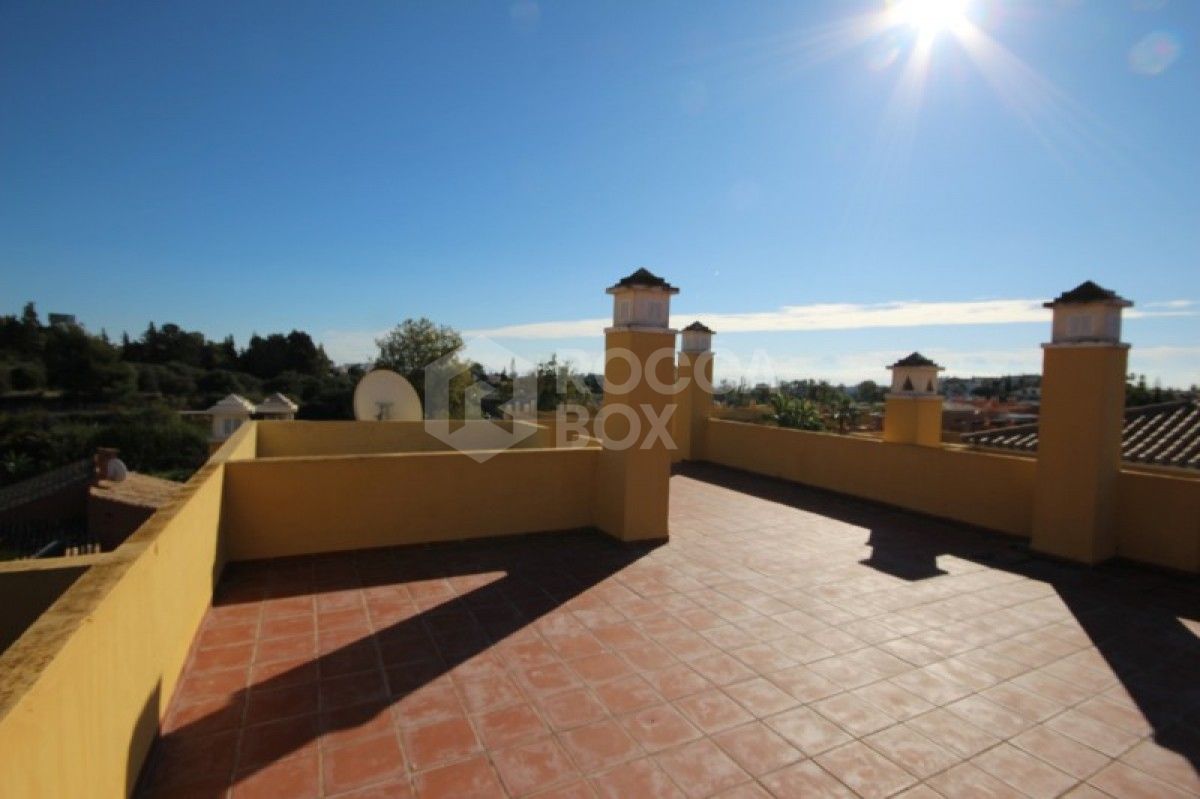 Penthouse apartment 3 bedroom with glorious views for sale in guadalmina