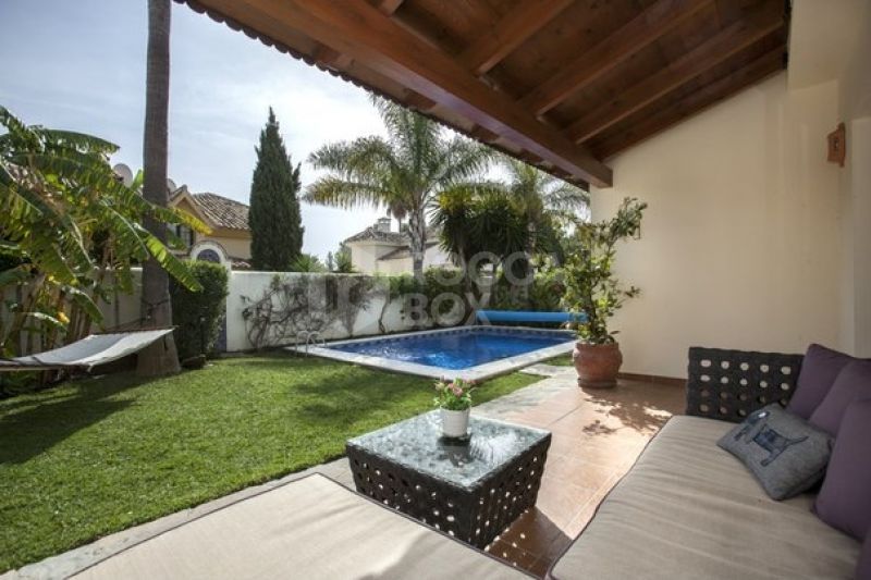 Stunning 5 bedroom villa for sale within walking distance to the beach and Puerto Banus