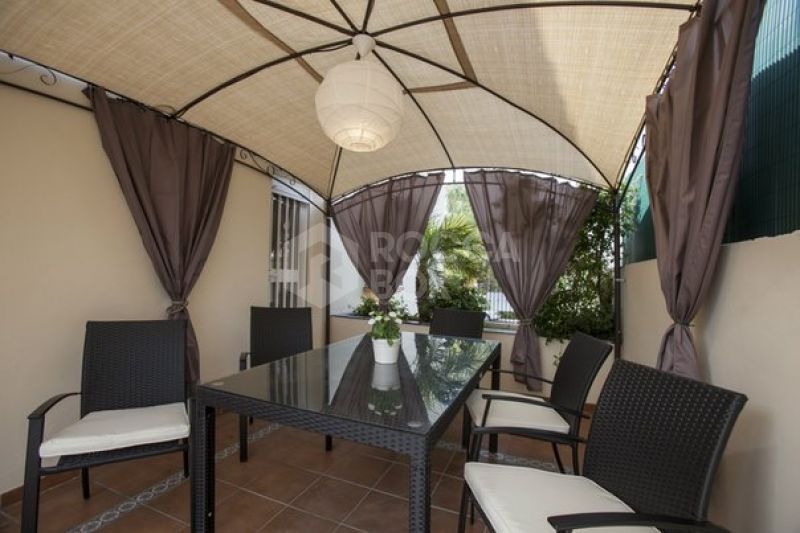 Stunning 5 bedroom villa for sale within walking distance to the beach and Puerto Banus