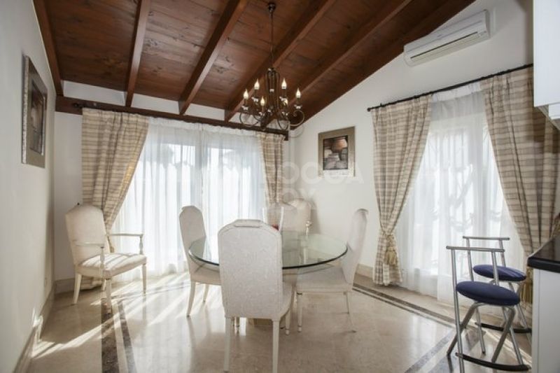 Stunning 5 bedroom villa for sale within walking distance to the beach and Puerto Banus