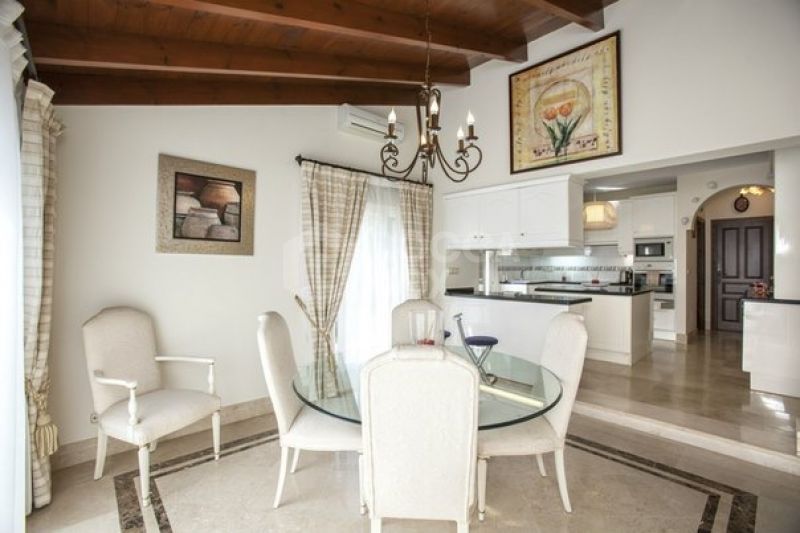 Stunning 5 bedroom villa for sale within walking distance to the beach and Puerto Banus