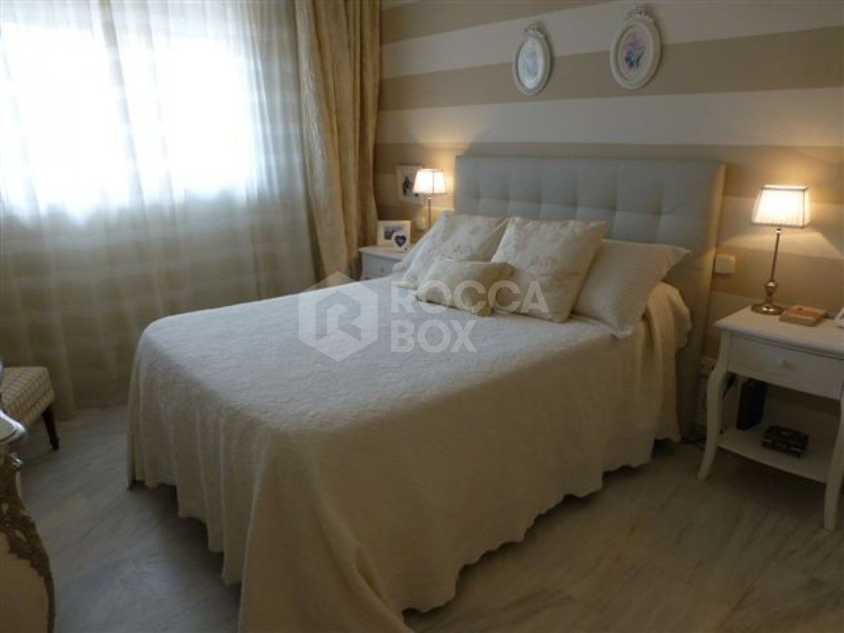 Four bedroom apartment for sale in Nueva Andalucia.