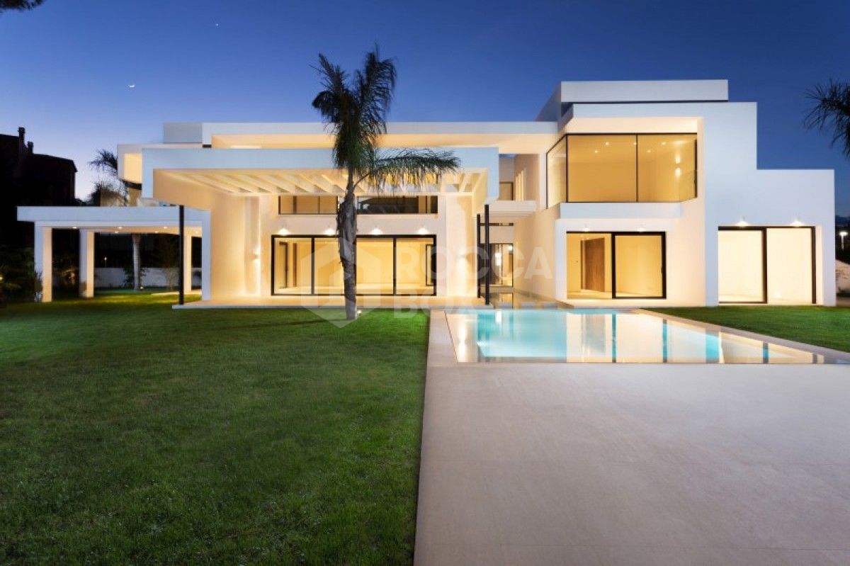 Contemporary 4 Bedroom Villa