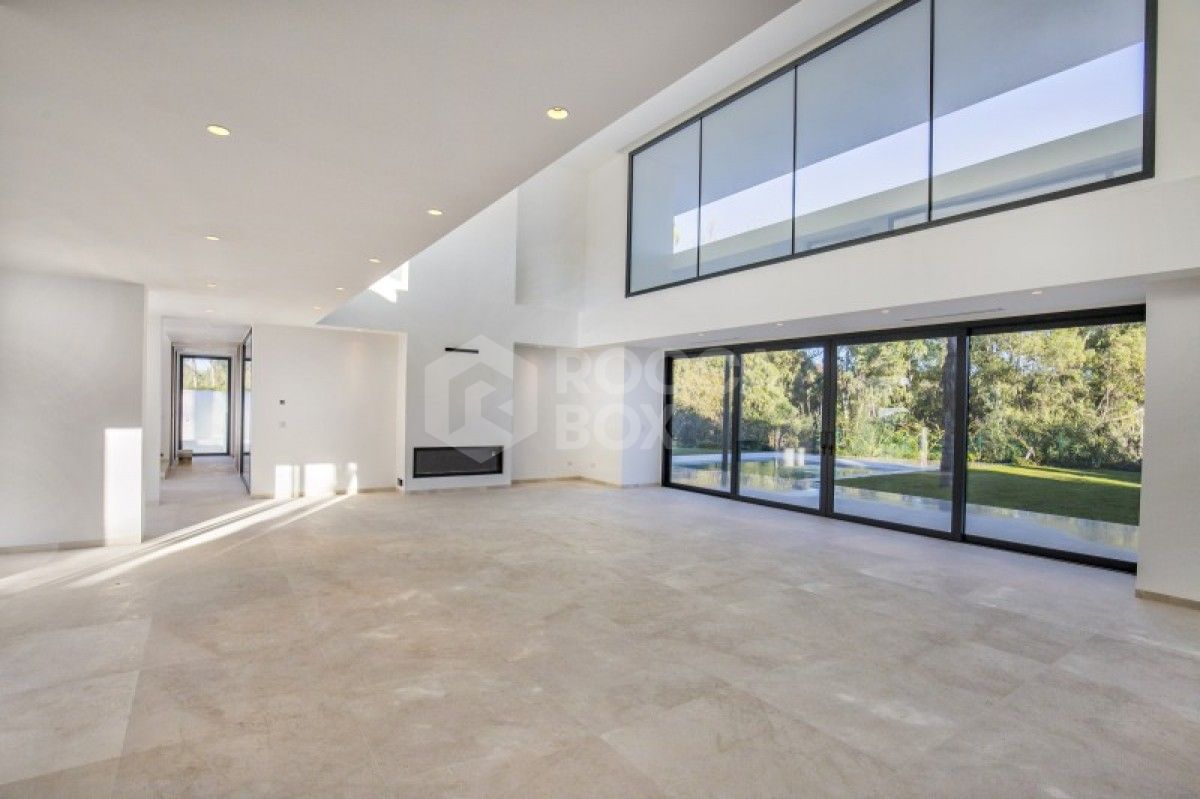 Contemporary 4 Bedroom Villa