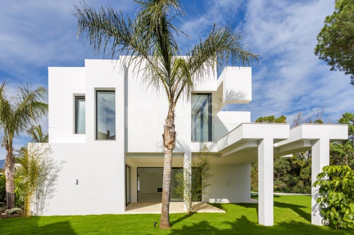 Contemporary 4 Bedroom Villa