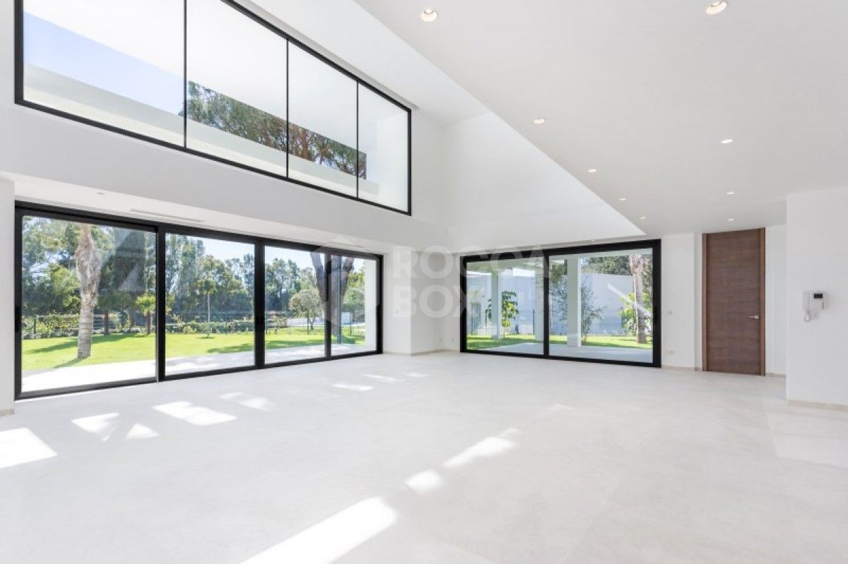 Contemporary 4 Bedroom Villa