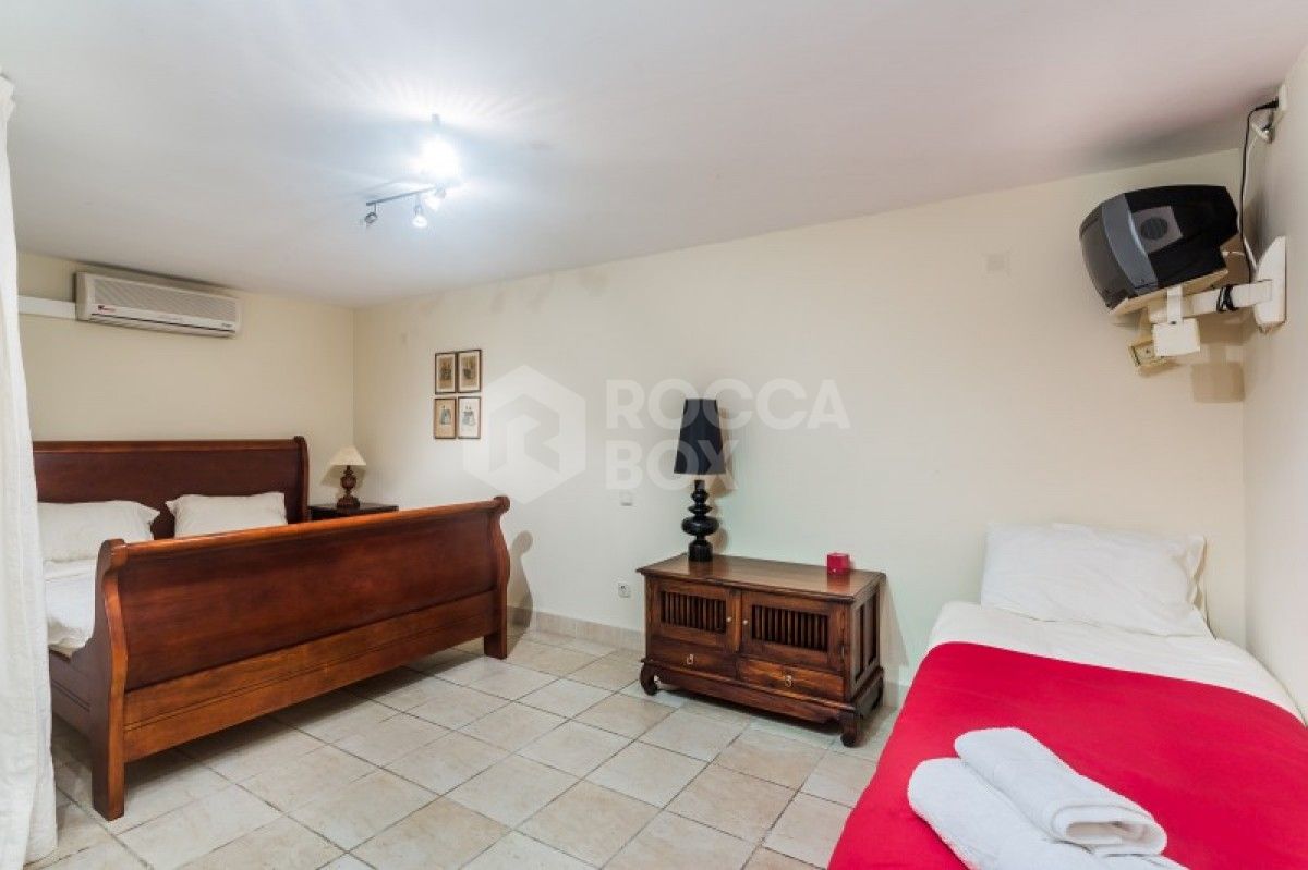 5 bedroom villa San Pedro beach side