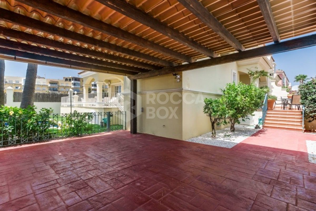 5 bedroom villa San Pedro beach side