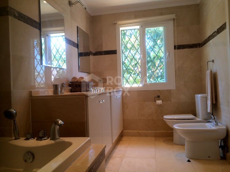 Atalaya Rio Verde, 5 bedroom Villa For Sale