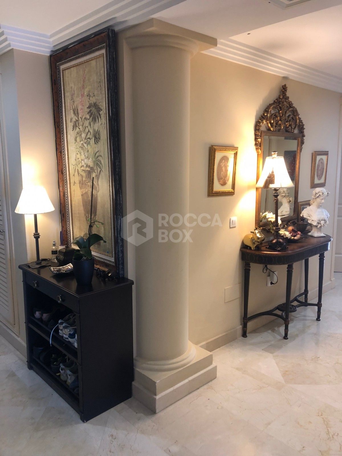 Magnificent,spacious three bedroom apartment for sale in Albatross Hills,Nueva Andalucia.